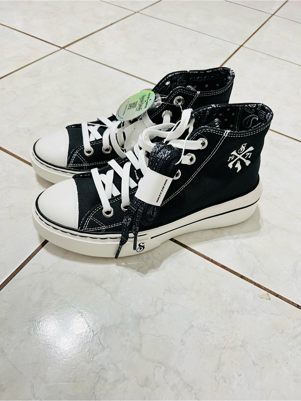 Snoop Dogg Skechers Snoop One Doggy Bonez Size 7 NEW